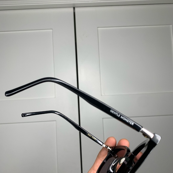 Gentle Monster East Moon Black Sunglasses - Picture 5 of 10